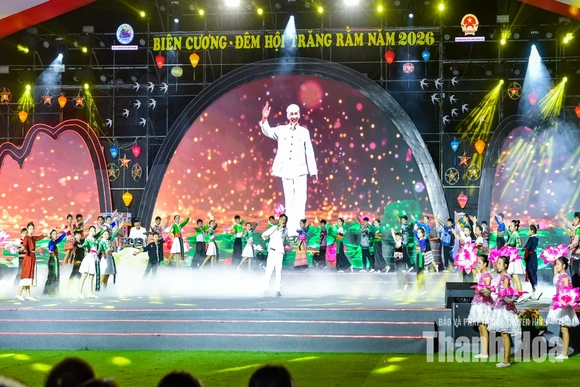 Lung linh đêm hội Trăng rằm nơi biên cương Mường Lát