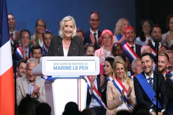 Bầu cử Tổng thống Pháp: Bà Marine Le Pen cam kết ưu tiên người Pháp