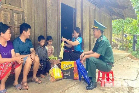 Gieo yêu thương,&nbsp;nâng bước tương lai
