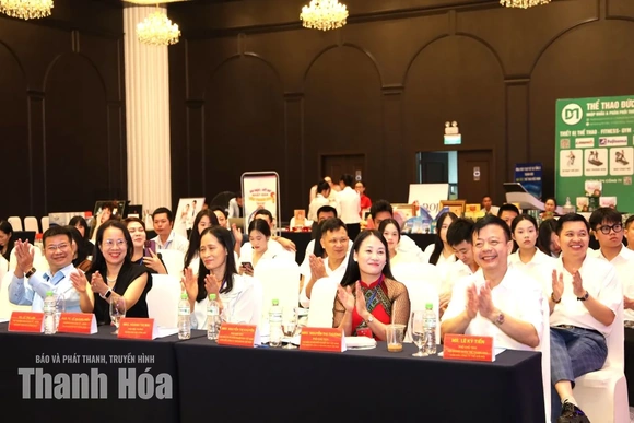Hội nghị bàn tròn thương mại xuyên biên giới: Mở rộng kết nối, cơ hội hợp tác
