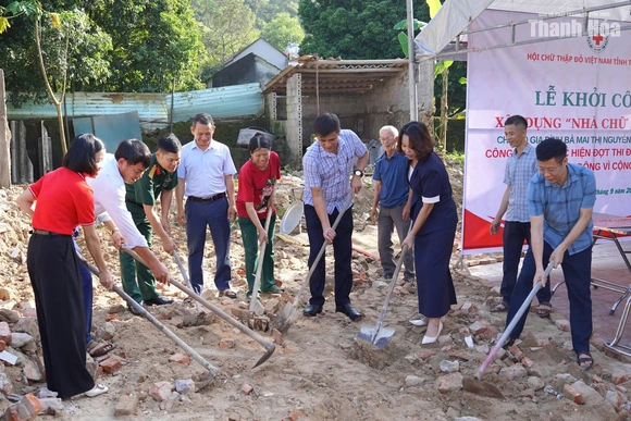 Khởi công xây dựng Nhà Chữ thập đỏ cho hộ gia đình khó khăn