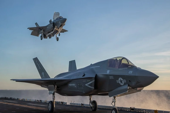Mỹ và Australia điều tra linh kiện F-35 tới Hong Kong