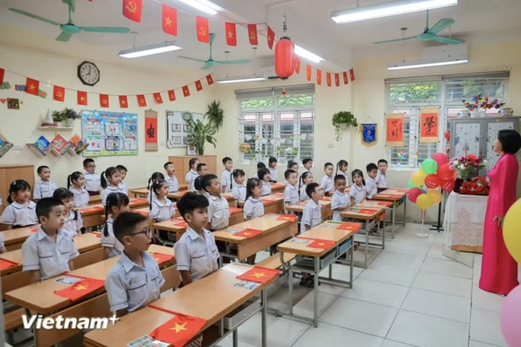 Khoảng 25.000 cán bộ quản lý được bố trí sang làm giáo viên