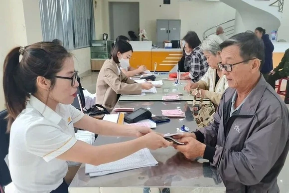 Tăng trợ cấp hưu trí xã hội từ hôm nay (5/10)