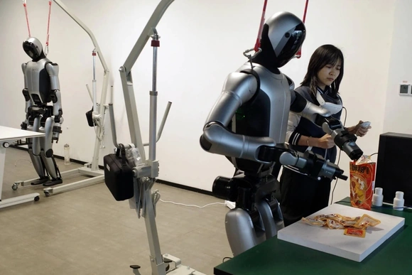 Robot hình người đảm nhiệm nhiều công việc mới trên thế giới