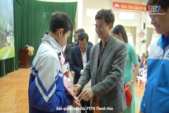 “Tết ấm cho em - Hội chợ Tết 0 đồng” cho trẻ em dân tộc thiểu số