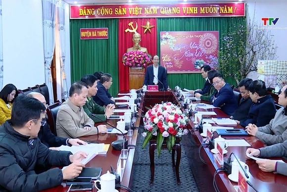 Phó Chủ tịch Thường trực HĐND tỉnh kiểm tra tình hình sản xuất các huyện Quan Sơn và Bá Thước