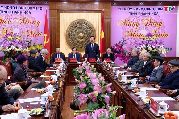 Ban Thường vụ Tỉnh ủy gặp mặt nguyên lãnh đạo tỉnh 
và cán bộ lão thành cách mạng