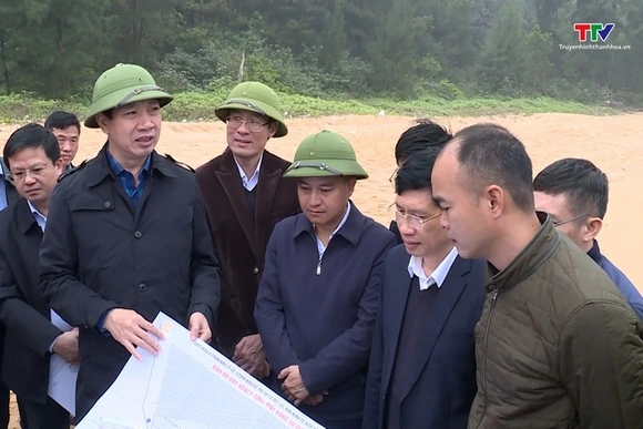 Phó Chủ tịch UBND tỉnh Lê Đức Giang kiểm tra thực tế việc điều chỉnh Danh mục các khu vực phải thiết