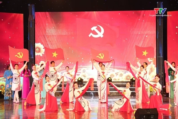 Chương trình chính luận nghệ thuật "Bản hùng ca mùa xuân"