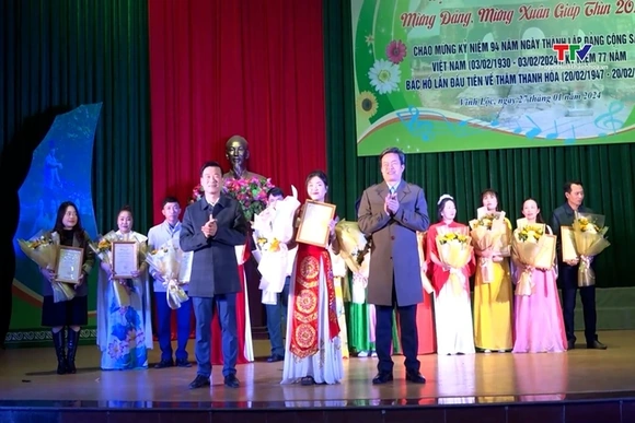 Liên hoan văn nghệ mừng Đảng, mừng xuân Giáp Thìn 2024