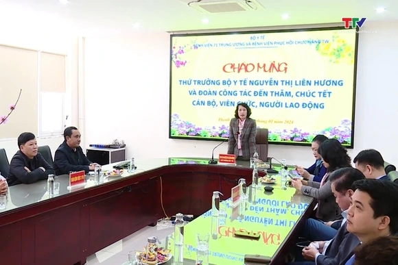 Thứ trưởng Bộ Y tế thăm, chúc Tết các đơn vị y tế tại Thanh Hoá