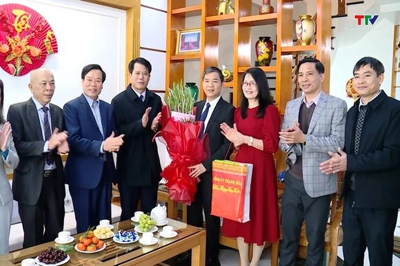 Trưởng Ban Tuyên giáo Tỉnh ủy Đào Xuân Yên thăm, chúc Tết các trí thức, văn nghệ sĩ tiêu biểu