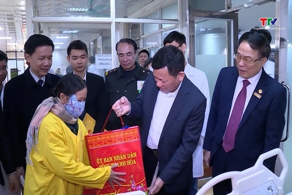 Phó Chủ tịch Thường trực Uỷ ban Nhân dân tỉnh thăm, chúc Tết các đơn vị