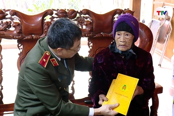 Giám đốc Công an tỉnh thăm, kiểm tra tình hình sản xuất, đời sống Nhân dân huyện Như Thanh