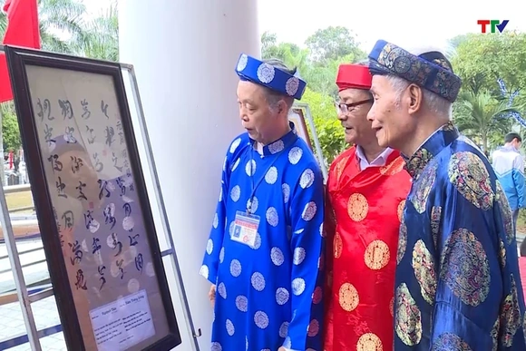 Khai mạc Triển lãm sách, báo Xuân Giáp Thìn 2024