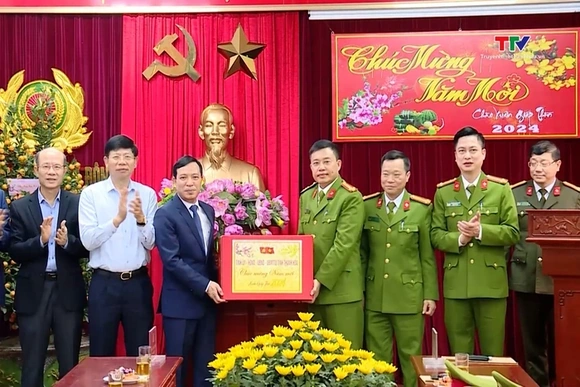 Phó Bí thư Thường trực Tỉnh uỷ Lại Thế Nguyên kiểm tra tình hình thực hiện nhiệm vụ tại các đơn vị