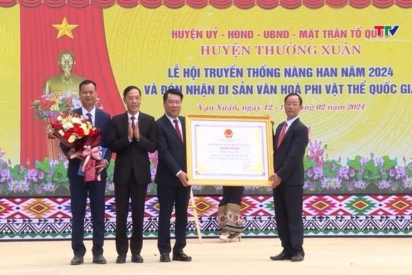 Đón nhận Di sản văn hóa phi vật thể Quốc gia Lễ hội Nàng Han