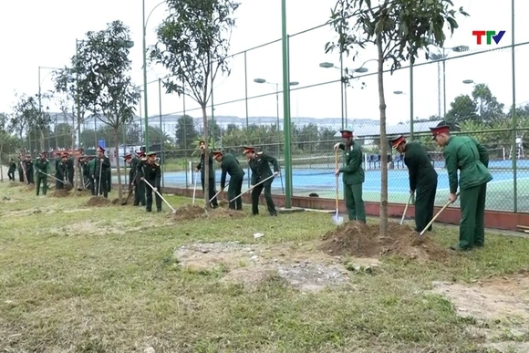 Bộ Chỉ huy quân sự tỉnh chào cờ và hưởng ứng Tết trồng cây năm 2024