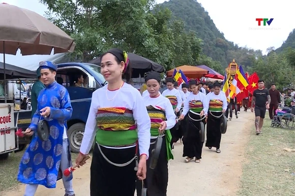 Nét đẹp văn hóa tín ngưỡng trong lễ hội chùa Rồng