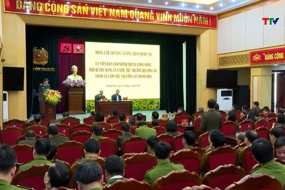 Thứ trưởng Bộ Công an Trần Quốc Tỏ thăm và làm việc tại Công an Thanh Hóa