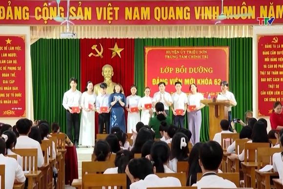 Phát huy vai trò của Đoàn Thanh niên trong công tác phát triển Đảng viên