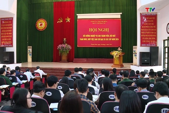 Nâng cao kiến thức, kỹ năng cho đội ngũ nòng cốt bảo vệ nền tảng tư tưởng của Đảng