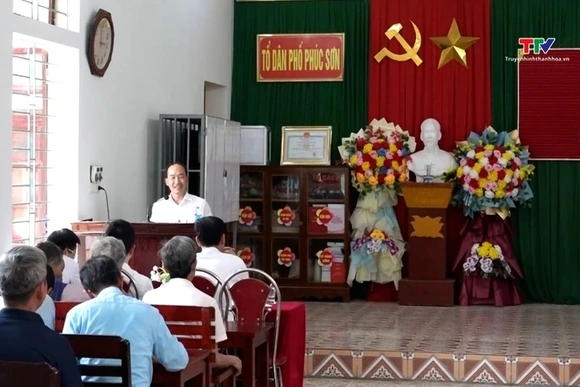 Phó Chủ tịch Thường trực Hội đồng Nhân dân tỉnh Lê Tiến Lam dự sinh hoạt Chi bộ phố Phúc Sơn, thị tr