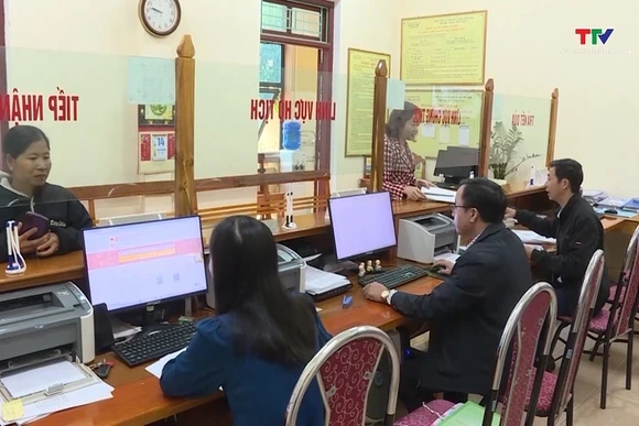 Đảm bảo tối thiểu 80% thủ tục hành chính được cung cấp bởi dịch vụ công trực tuyến