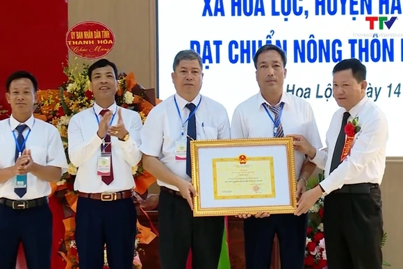 Hoa Lộc đón nhận xã nông thôn mới kiểu mẫu