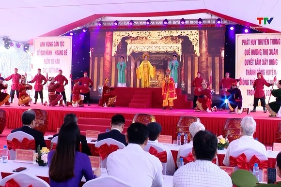 Khai mạc Lễ hội Đền thờ Lê Hoàn năm 2024