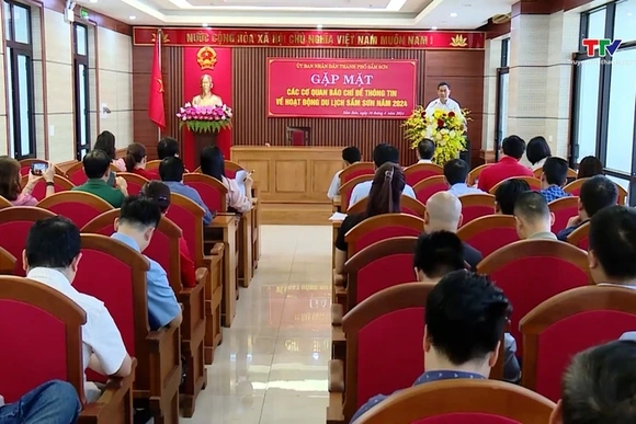 Gặp mặt báo chí để thông tin về Lễ hội du lịch biển Sầm Sơn năm 2024