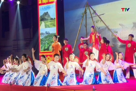 Chung kết Liên hoan tiếng hát Giai điệu quê hương 
“Thiệu Hóa - Âm vang Trống đồng”