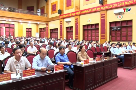 Đoàn Đại biểu Quốc hội tỉnh Thanh Hóa tiếp xúc cử tri tại huyện Cẩm Thủy, Ngọc Lặc