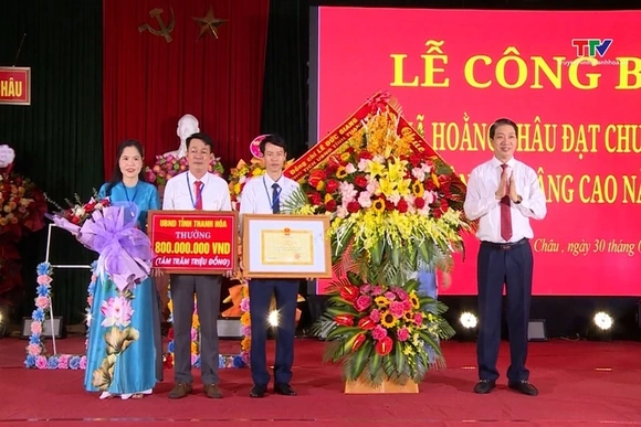 Xã Hoằng Châu đón nhận Quyết định công nhận xã đạt chuẩn nông thôn mới nâng cao