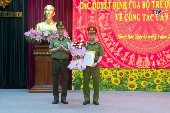 Công bố các Quyết định về công tác cán bộ
