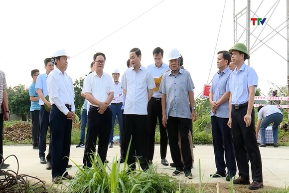 Chủ tịch UBND tỉnh kiểm tra công tác thi công dự án đường dây 500kV mạch 3