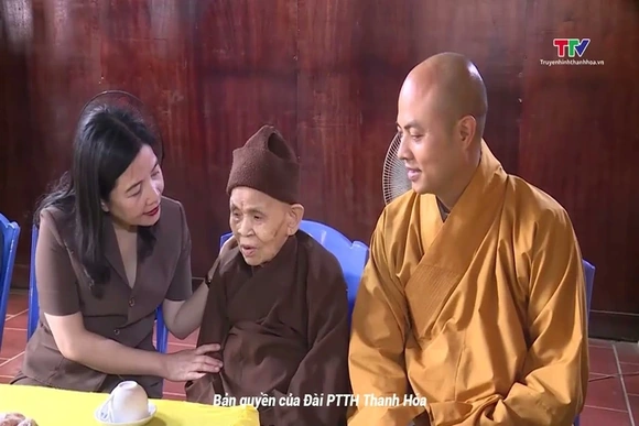 Trưởng Ban Dân vận Tỉnh ủy, Chủ tịch Ủy ban MTTQ tỉnh chúc mừng Đại lễ Phật đản 2024