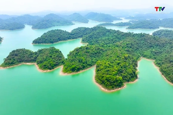Bến En xanh