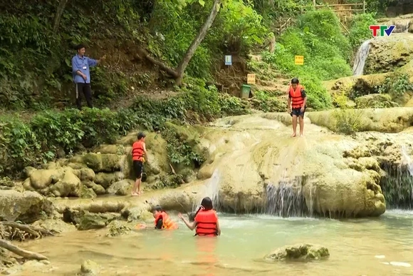Cần đảm bảo an toàn tại các điểm du lịch suối, thác