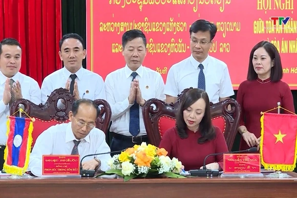 Đẩy mạnh hợp tác giữa Tòa án Nhân dân tỉnh Thanh Hóa 
và Tòa án Nhân dân tỉnh Hủa Phăn (Lào)