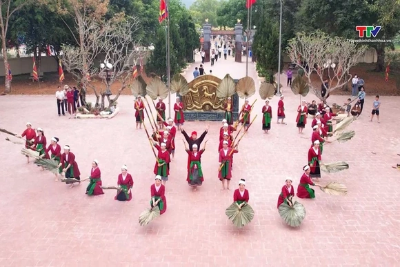 Lễ hội – Gạch nối giữa quá khứ và tương lai