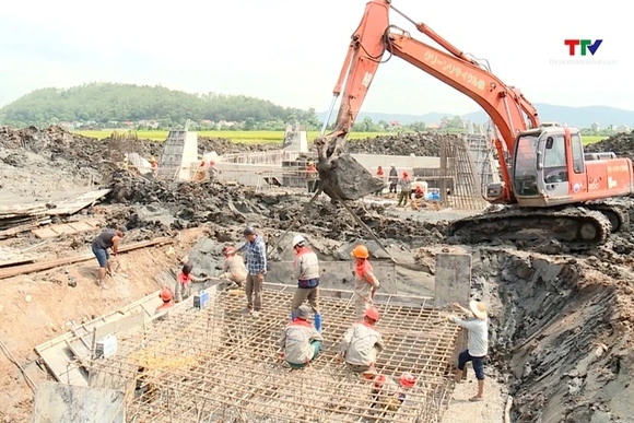 Bảo đảm hậu cần và tăng cường hỗ trợ thi công đường dây 500kV mạch 3