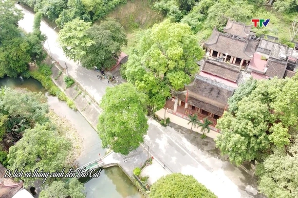 Lung linh thắng cảnh Phố Cát