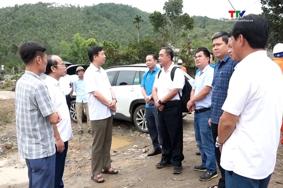 Thăm, động viên các lực lượng thi công dự án đường dây 500kV mạch 3 trên địa bàn xã Hoằng Xuân