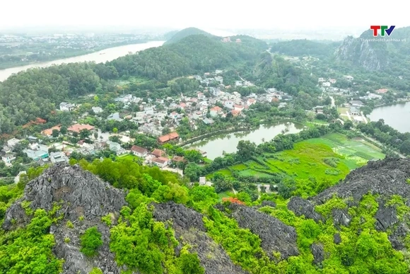 Làng cổ Đông Sơn