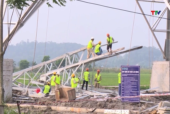 Sôi nổi khí thế thi đua thực hiện Dự án Đường dây 500 kV mạch 3