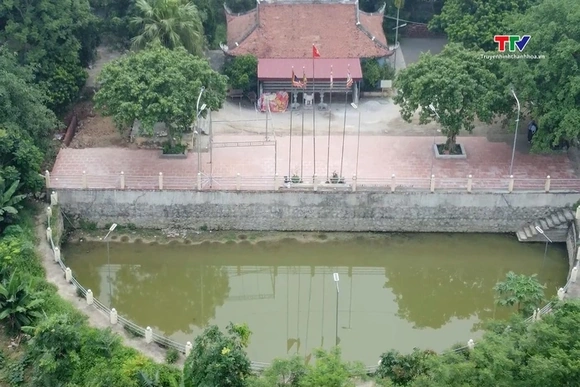 Độc đáo di tích đình và đền Đắc Châu
