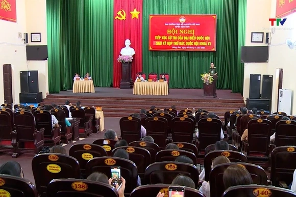 Đại biểu Quốc hội tiếp xúc cử tri tại huyện Đông Sơn