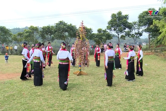 Những người góp phần gìn giữ văn hóa truyền thống